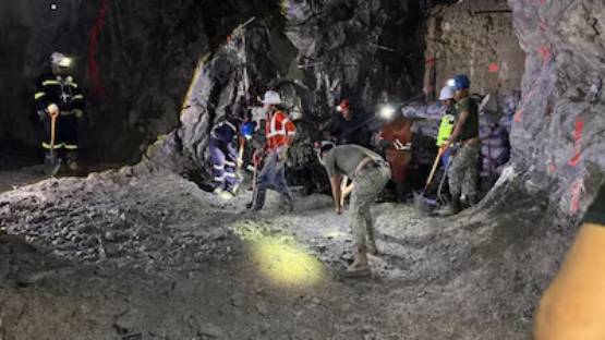 Identifican a tercer minero localizado en mina de El Rosario; continúan labores de rescate