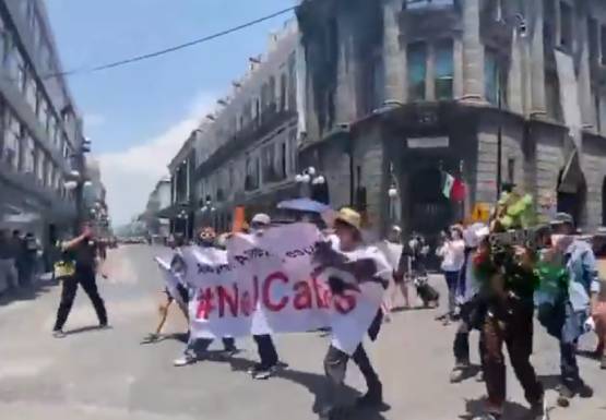Marchan contra proyectos de Cablebús y recicladora; colectivos denuncian riesgos ambientales