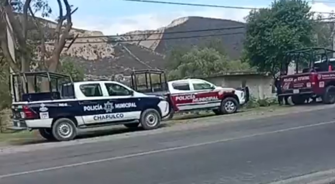 Localizan cuerpo sin vida envuelto en cobija en terreno baldío de Chapulco