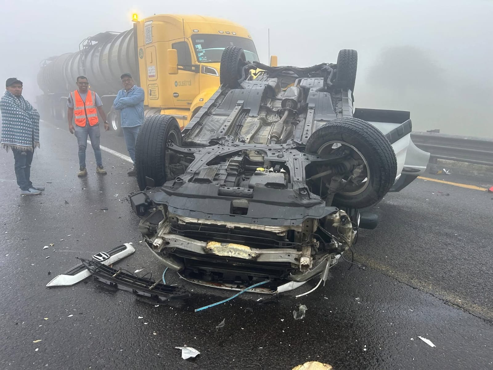 Dos accidentes mantienen cerrada la autopista Puebla-Orizaba