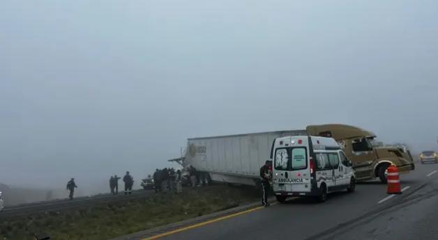 Dos accidentes generan el cierre de la autopista Amozoc-Perote 