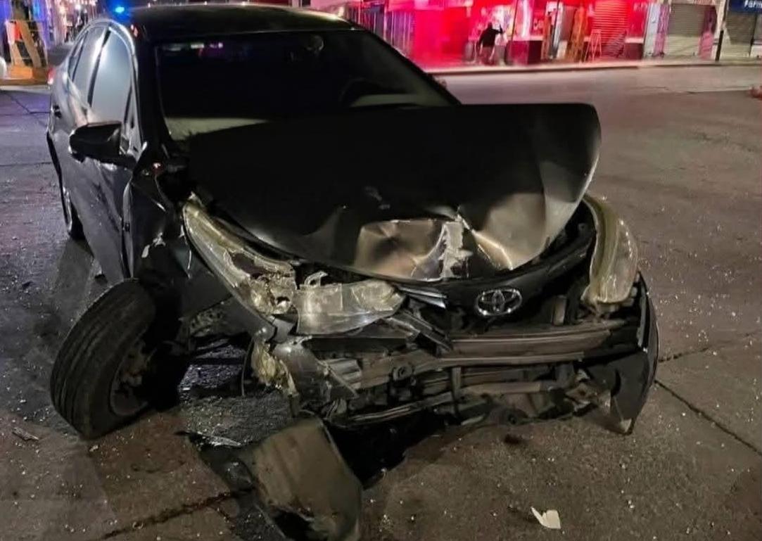 Fuerte choque en Héroes de Puebla deja una mujer lesionada 