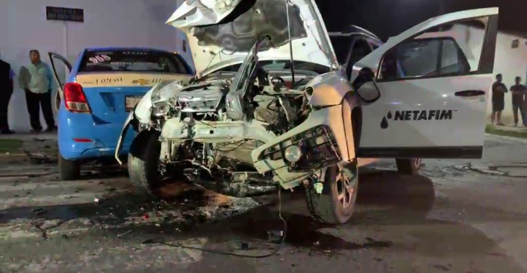 Taxista resulta lesionado tras aparatoso choque en Tehuacán 