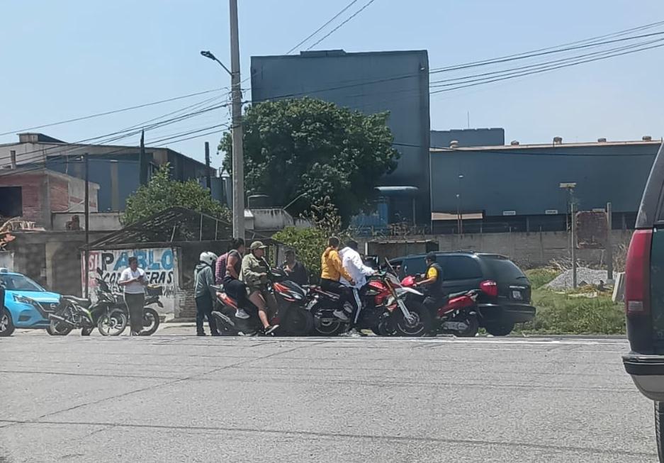 Joven motociclista resulta lesionado tras ser atropellado en Texmelucan