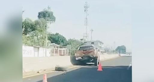 Impactante choque en la federal Atlixco–Izúcar