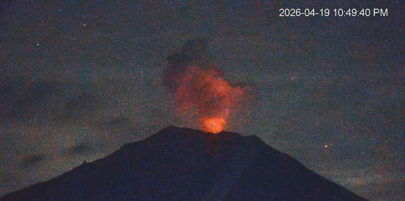  El Popocatépetl ilumina la noche: espectáculo volcánico cautiva a Atlixco sin elevar el riesgo