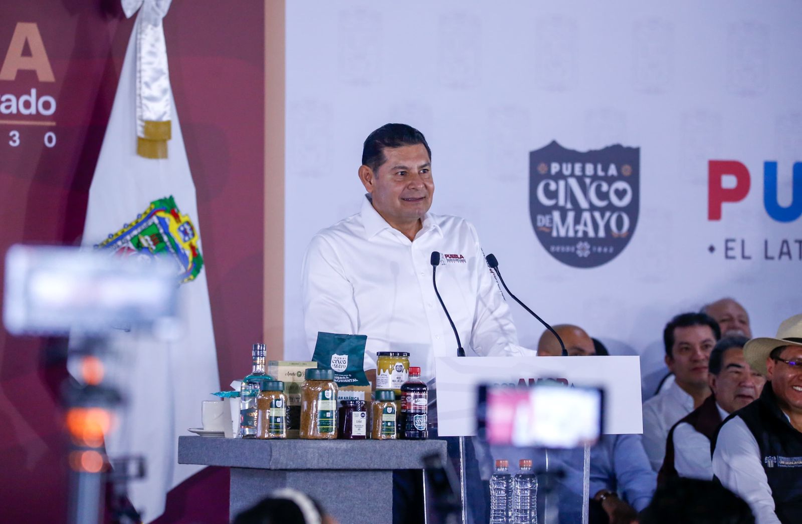 Armenta Mier cumple compromisos con San José Chiapa 