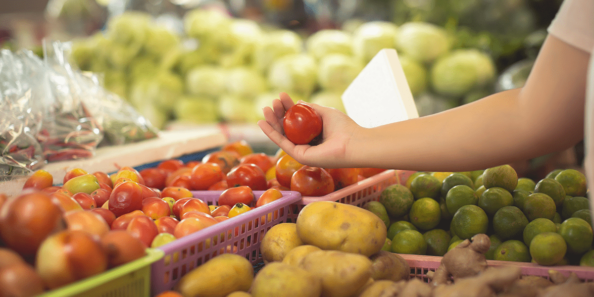 Sheinbaum pacta con empresarios costo de Canasta Básica en 910 pesos