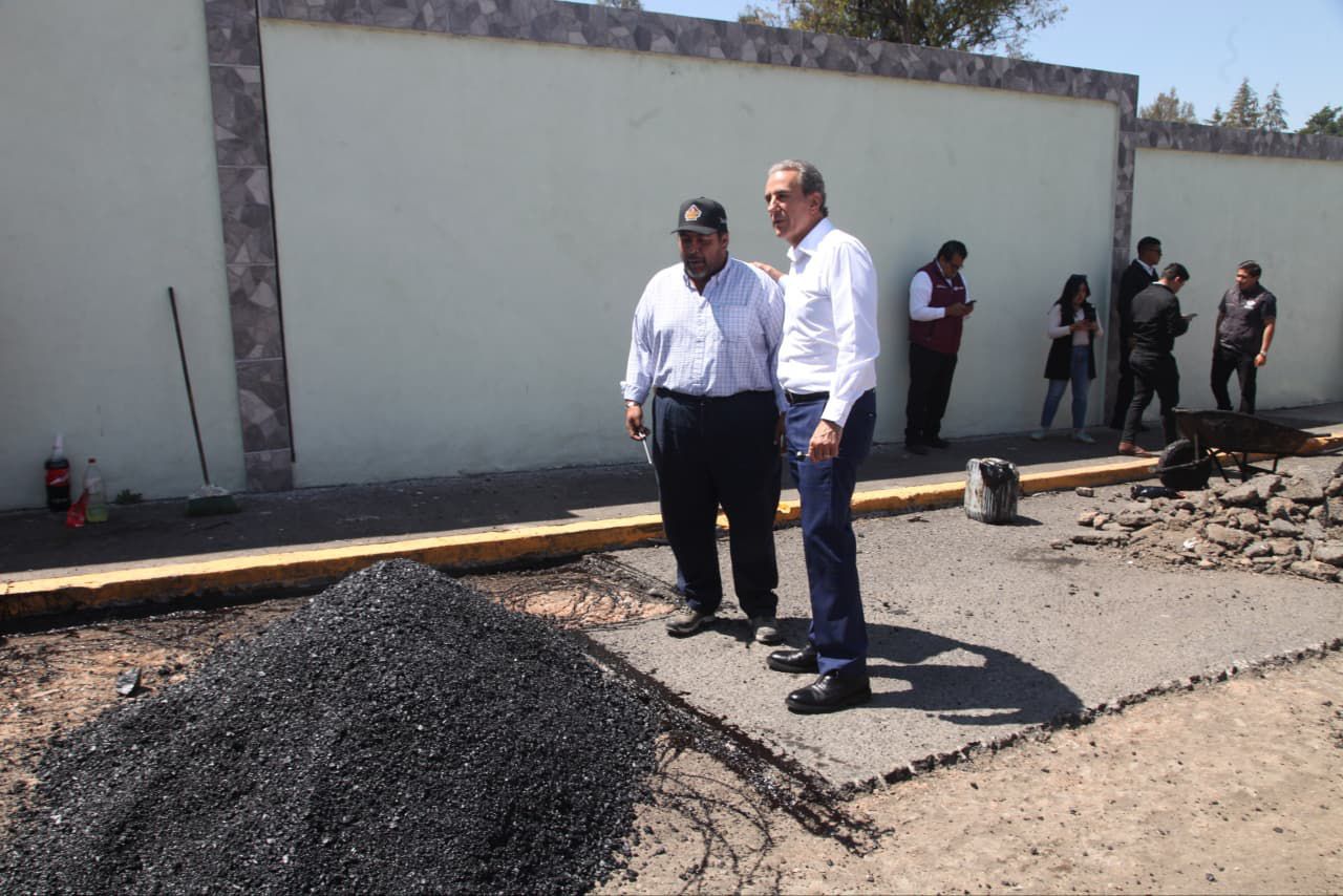 Continúa Chedraui supervisando trabajos de bacheo en colonia Ignacio Zaragoza