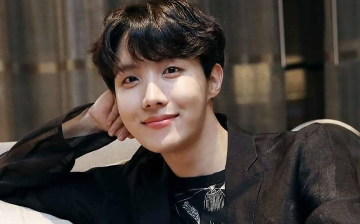 Durante un concierto en Japón, J-Hope de BTS confirma el fallecimiento de su abuela 