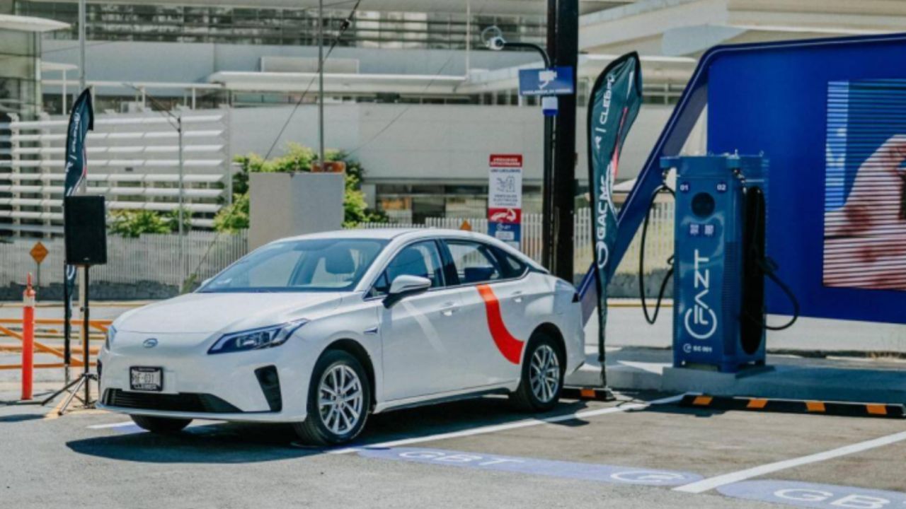 Las plataformas digitales aceleran la adopción de vehículos eléctricos en México