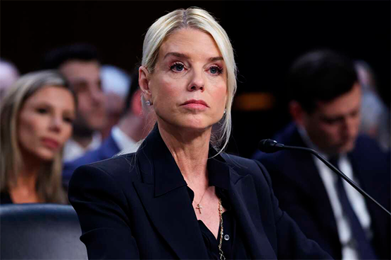 Destituye Trump a la fiscal Pam Bondi tras polémica por caso Epstein 