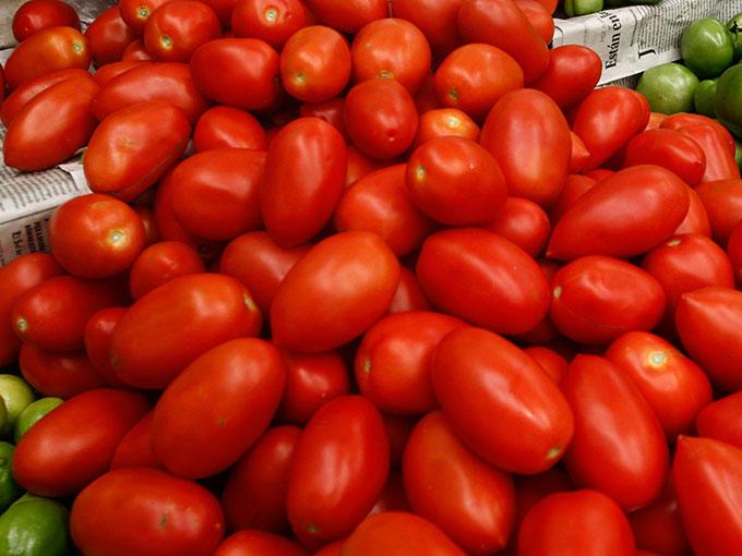Se dispara precio del jitomate pese a control de canasta básica