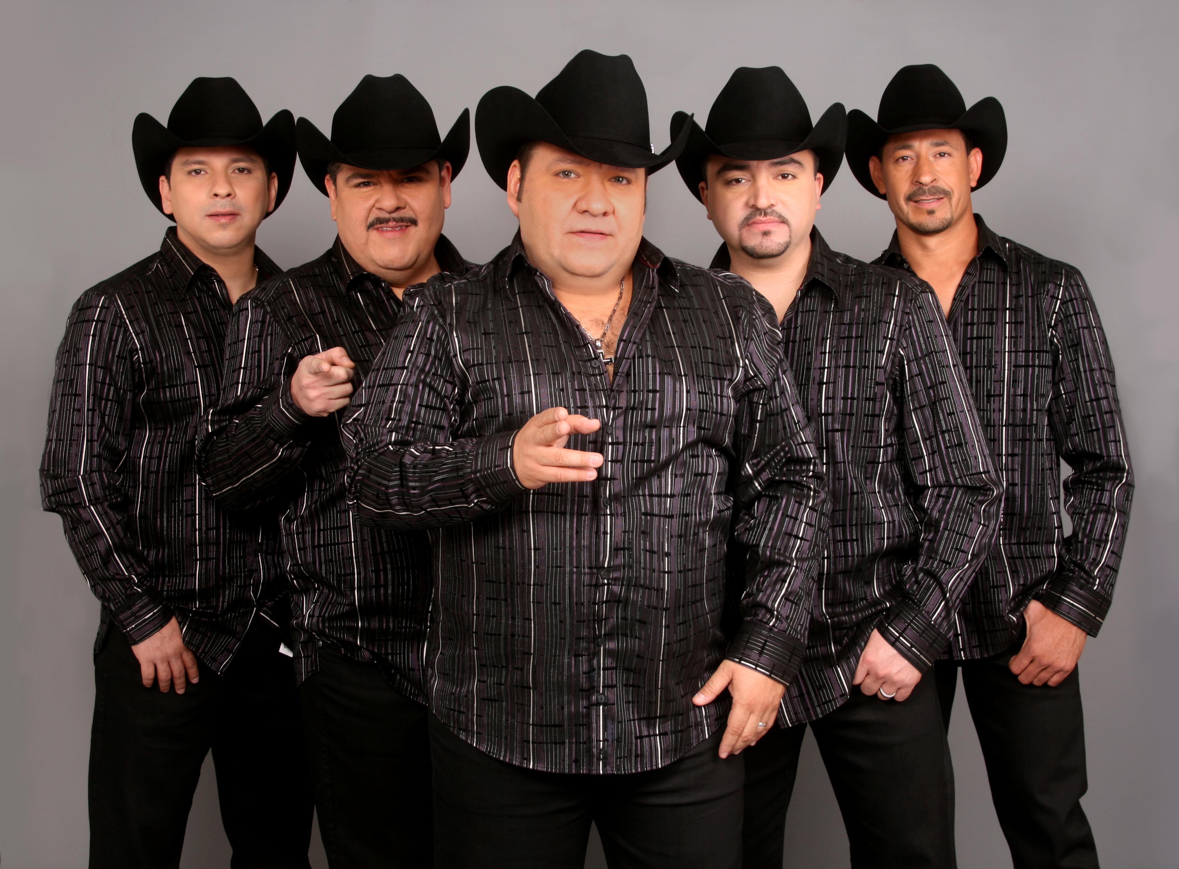 El grupo que vale lo que pesa, Pesado llega al Teatro del Pueblo