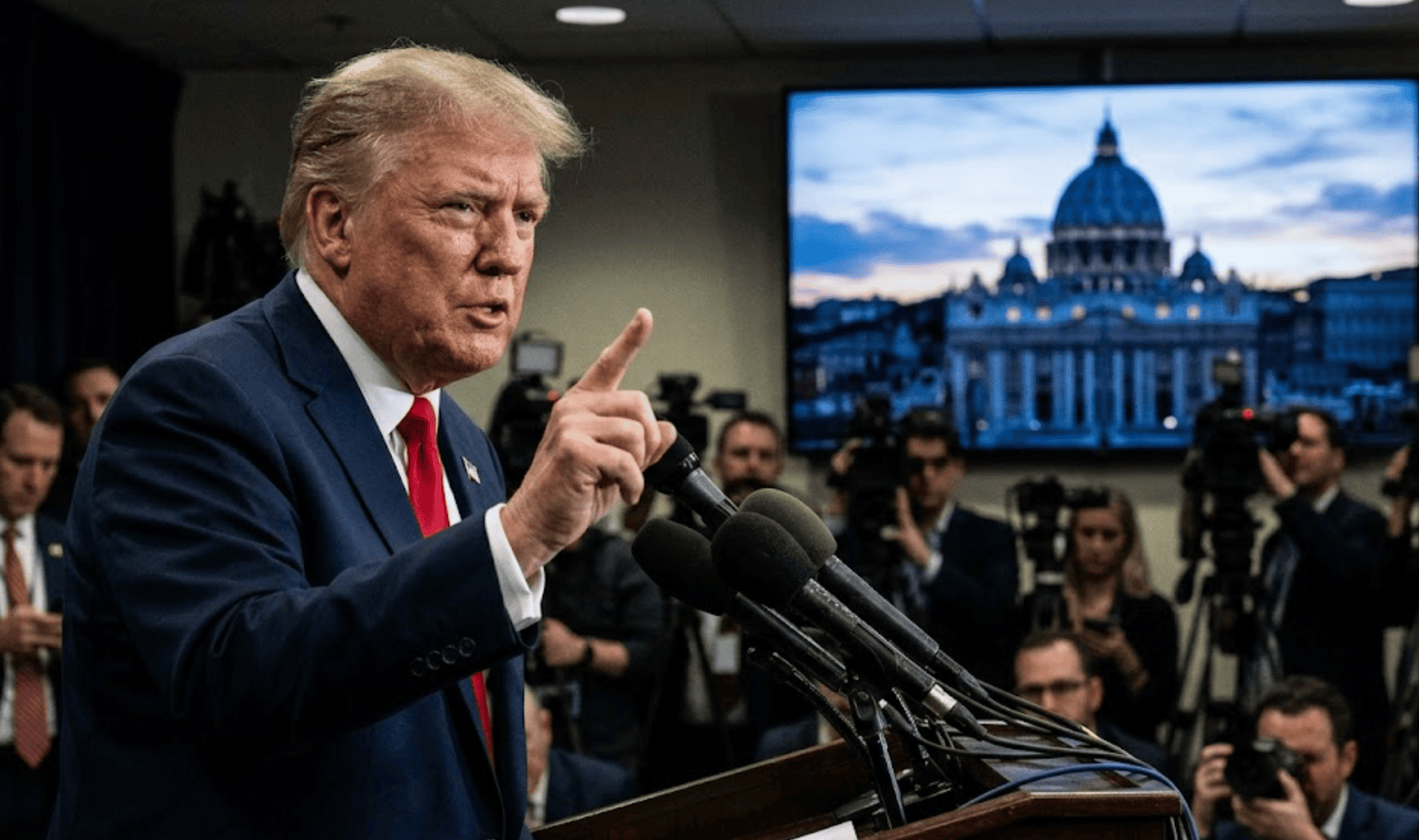 Trump arremete contra el Papa León XIV por su postura sobre Irán