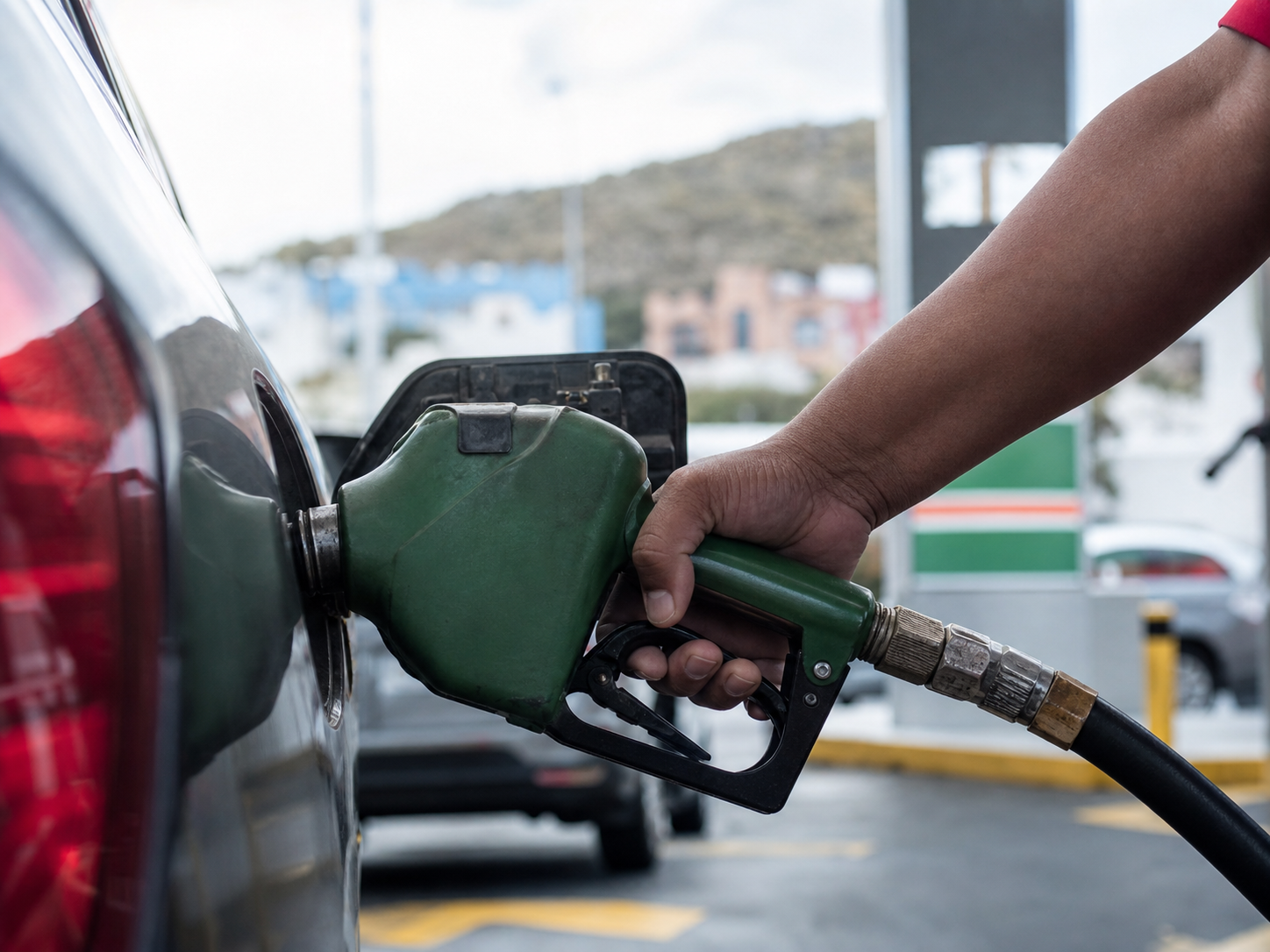 Hacienda anuncia estímulos fiscales para gasolinas y diésel en mayo