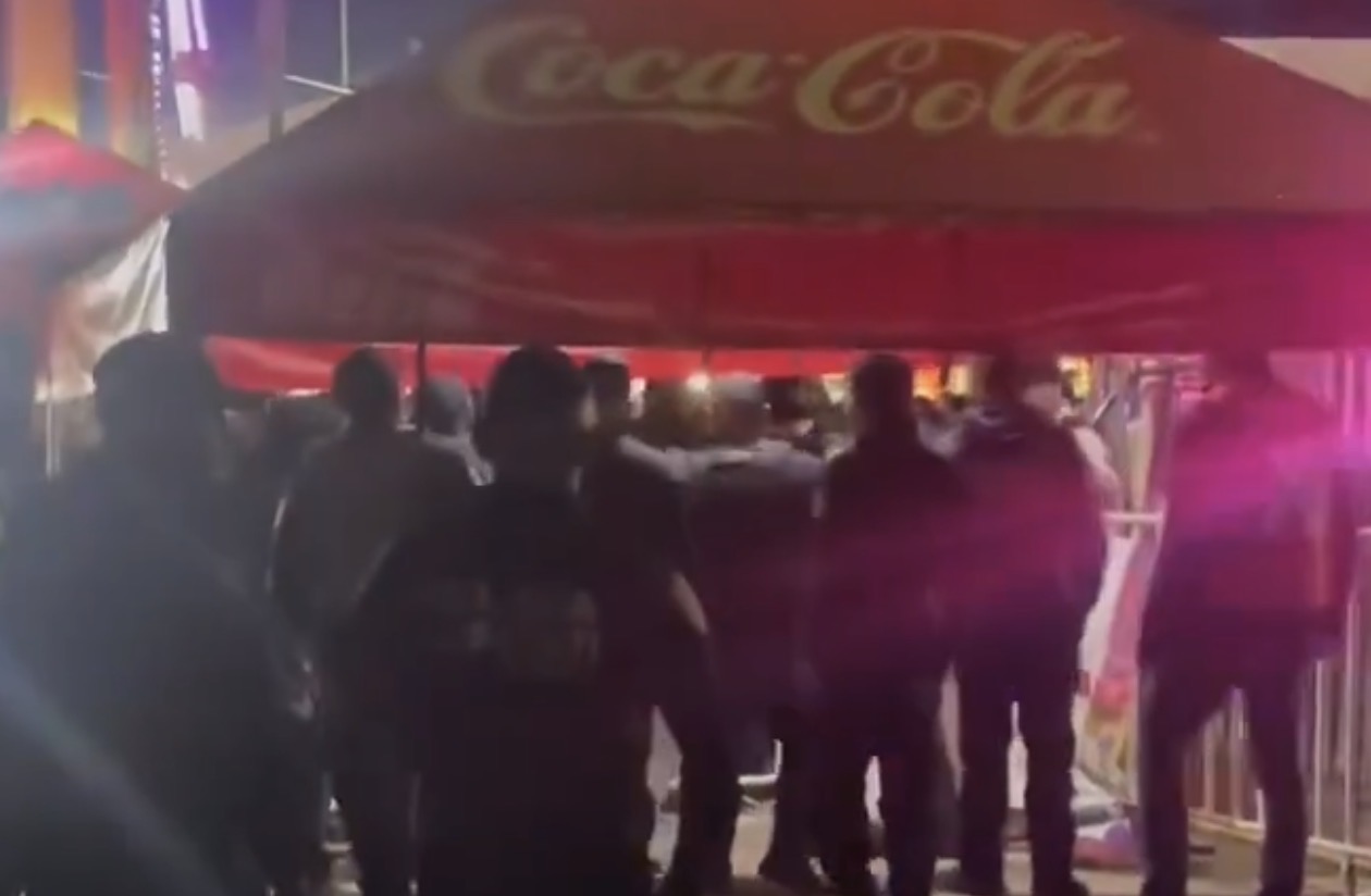 Riña entre asistentes marca cierre del concierto de Alemán en Feria de Puebla 