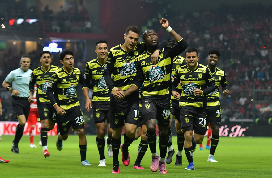 VIDEO Pachuca toma ventaja ante el bicampeón Toluca