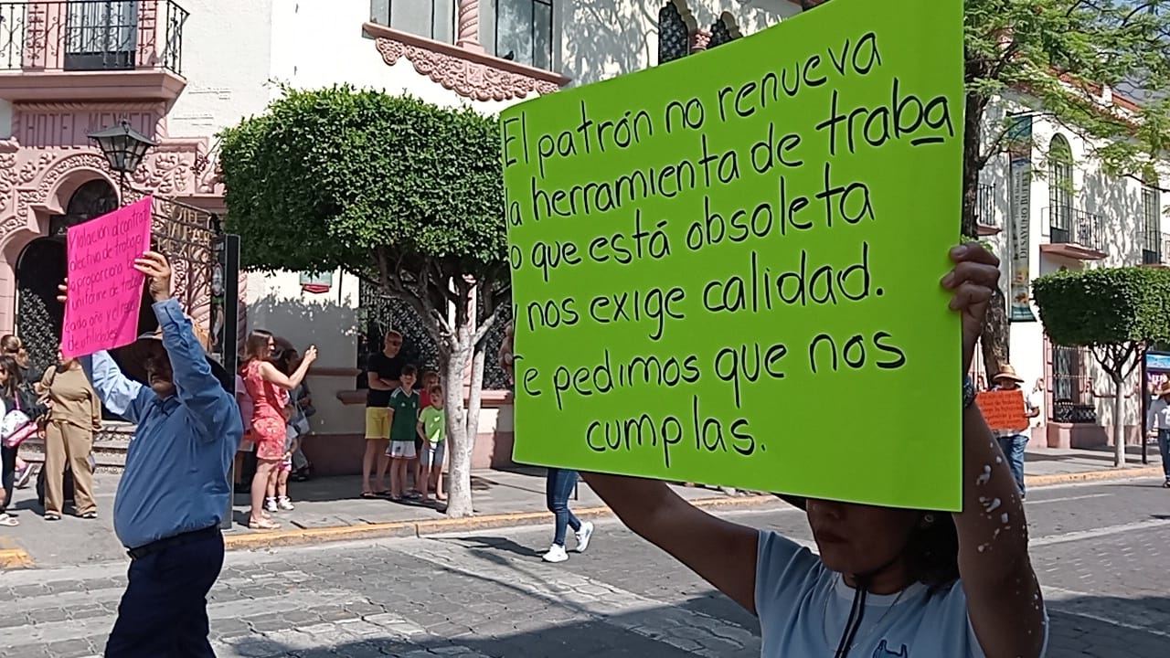 Obreros y sindicatos marchan en Tehuacán para exigir respeto a derechos laborales en el Día del Trabajo