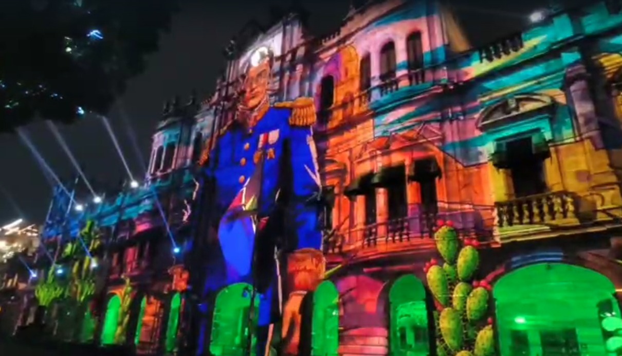 Realizan la proyección del Video Mapping del 5 de mayo en el Palacio Municipal 