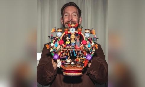Calvin Harris se llevó un pedazo de Puebla, le regalaron un Árbol de la vida 