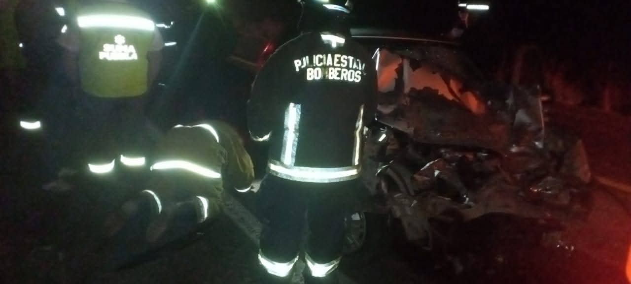 Dos personas son atropelladas tras bajarse a revisar su carro en la carretera El Seco-Azumbilla 