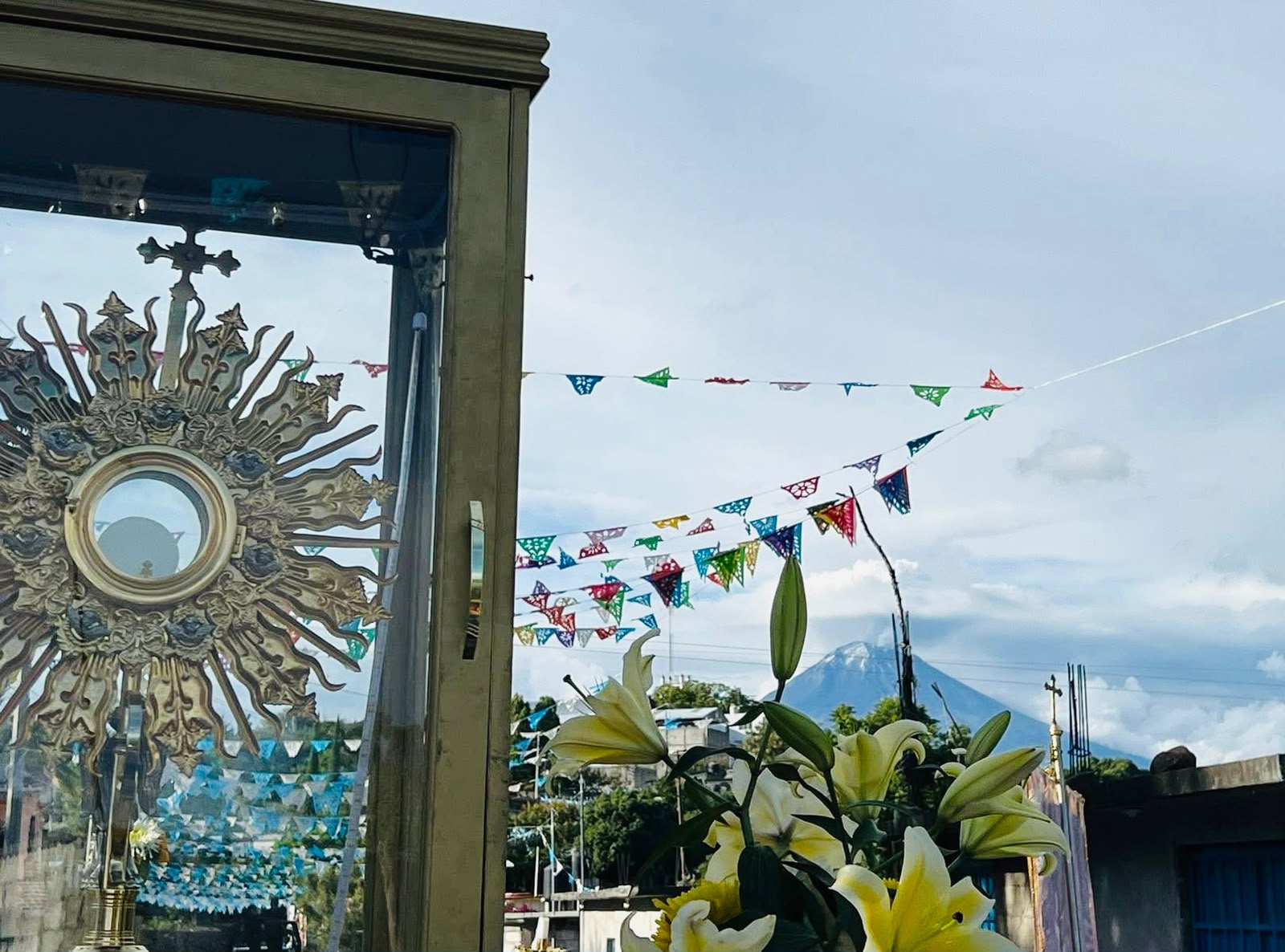 Tres semanas sin agua agravan conflicto religioso en Atzizihuacán