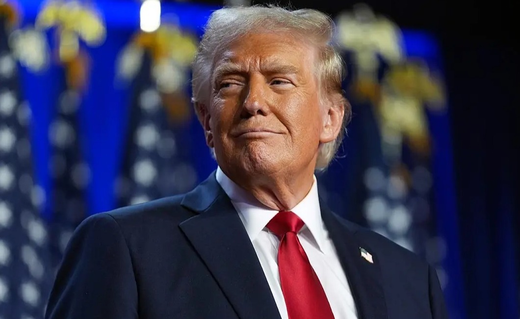 Los aliens no llegan a EU del espacio, sino desde México y son migrantes: Donald Trump 