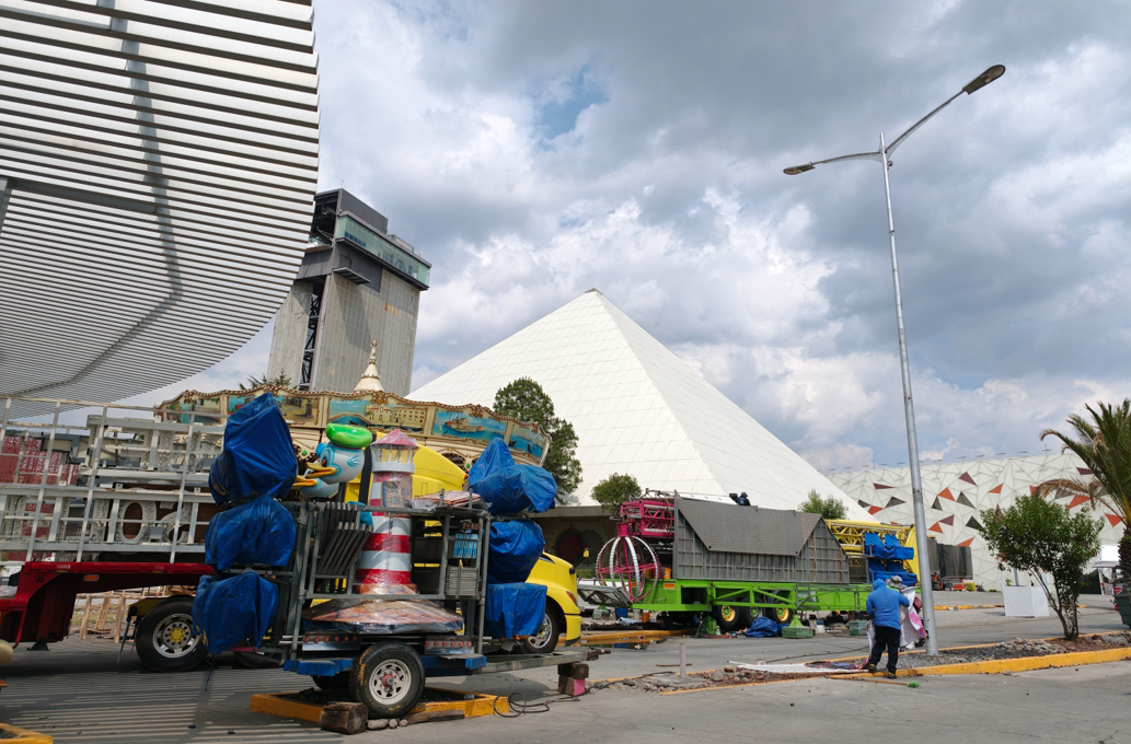 VIDEO Adiós a los juegos mecánicos y estructuras de la Feria de Puebla
