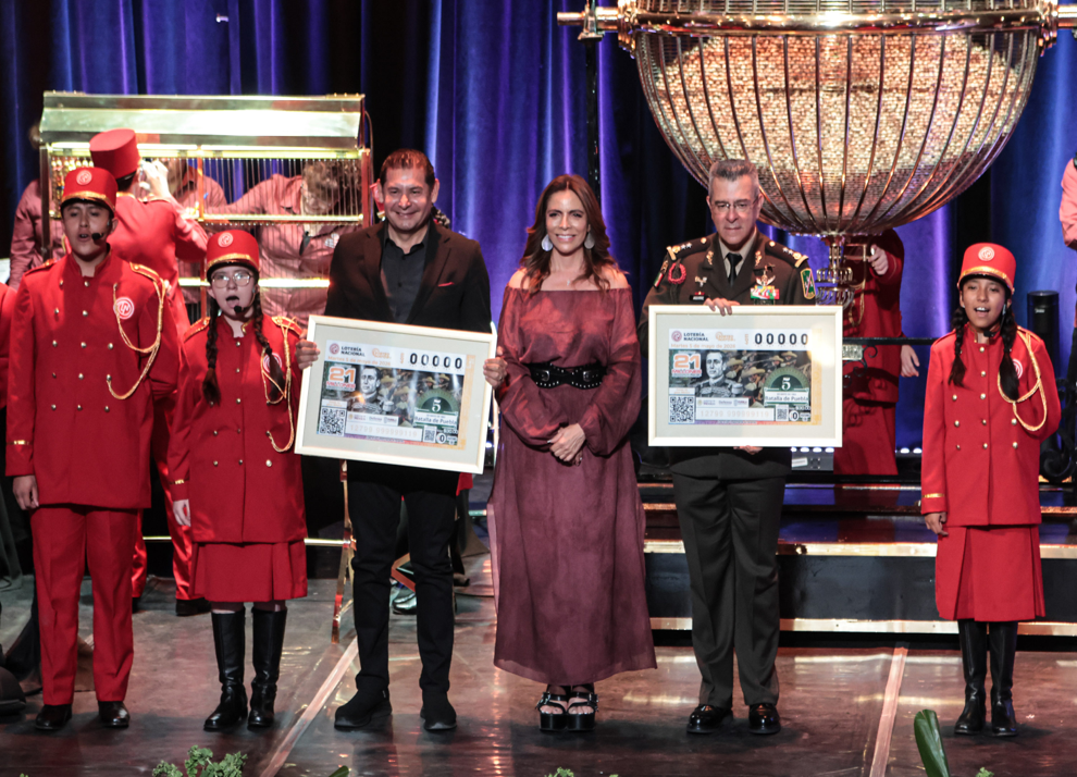 VIDEO Armenta encabeza Premio Mayor de la Lotería Nacional