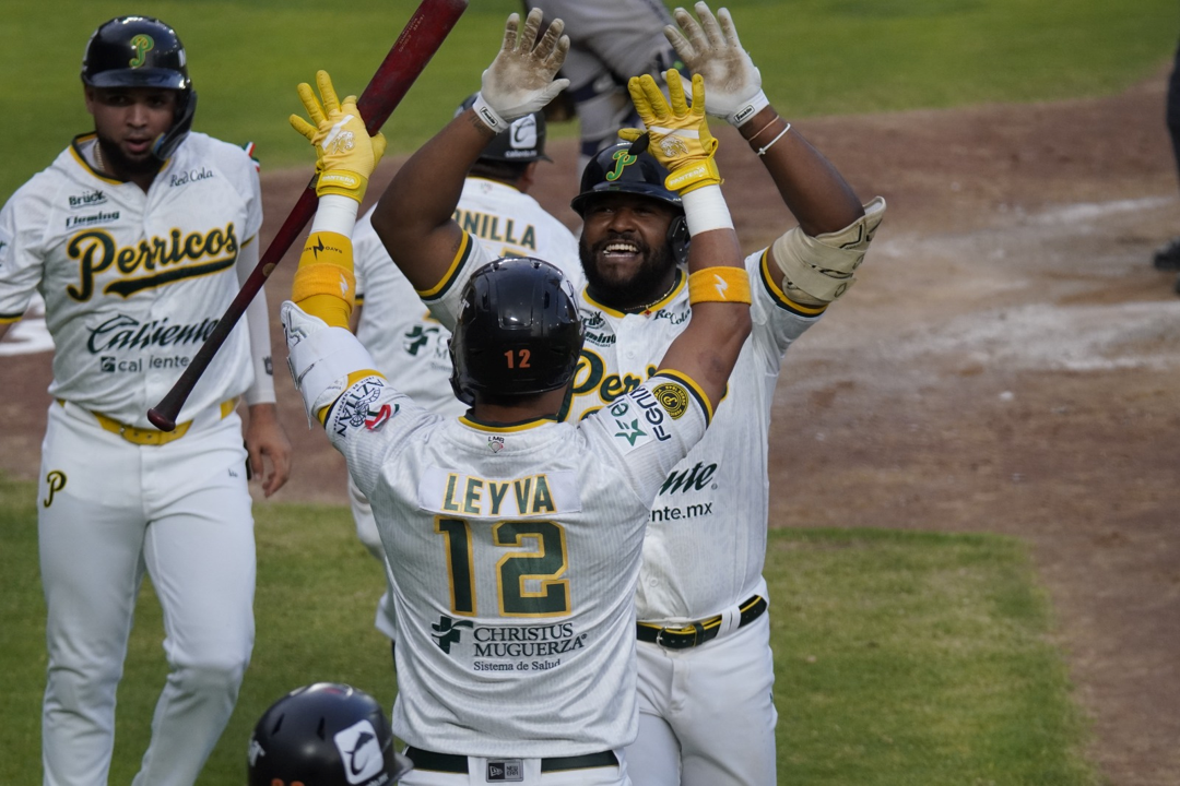 Festejo redondo para los Pericos sobre los Tigres
