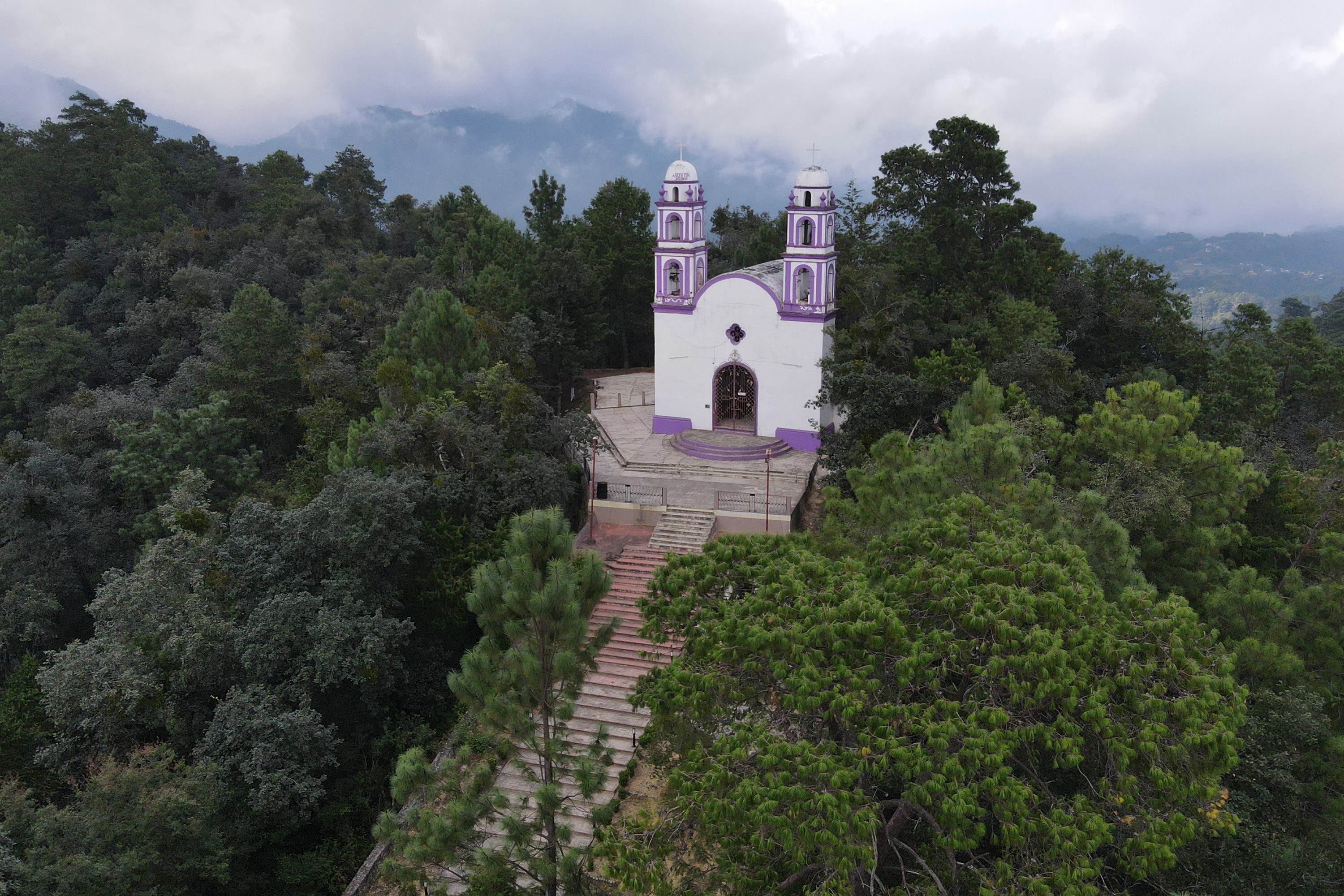 Visita uno de los lugares emblemáticos de Tlatlauquitepec, la Iglesia del Cerrito de Guadalupe