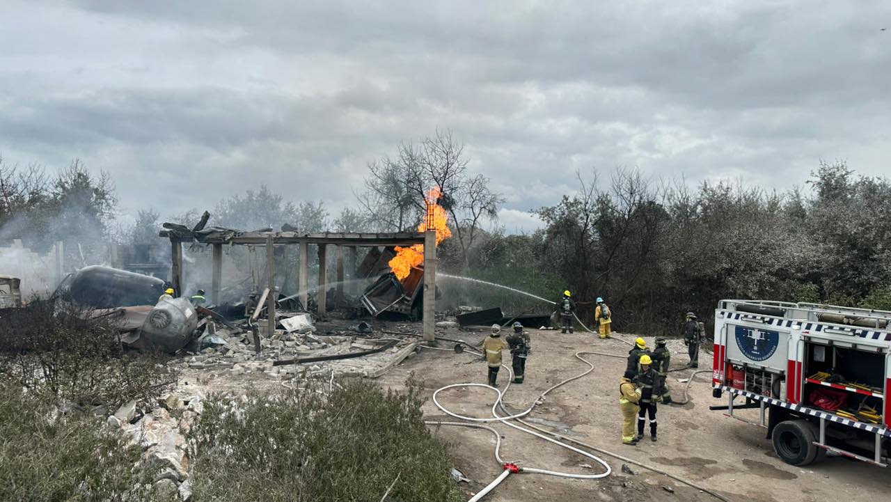 Retoma Tepeaca actividad civil y escolar tras explosión de autotanques 