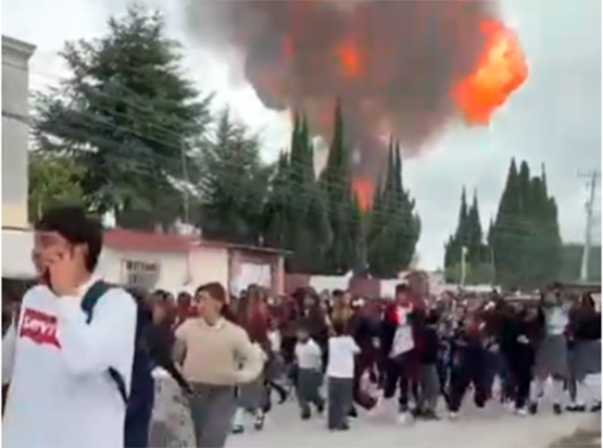 VIDEO Explota pipa con combustible ilegal y causa alarma en Tepeaca