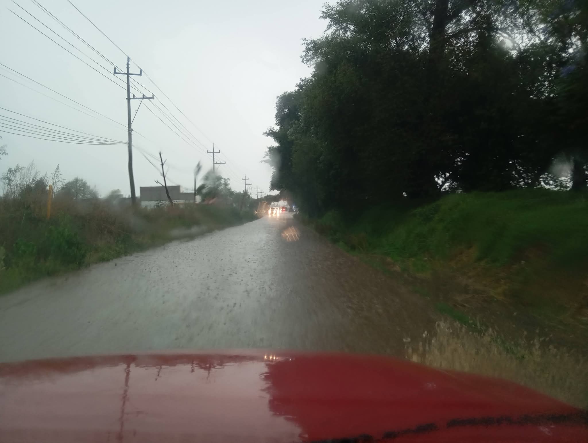 Falta de desagües genera encharcamientos en la carretera a San Salvador El Verde