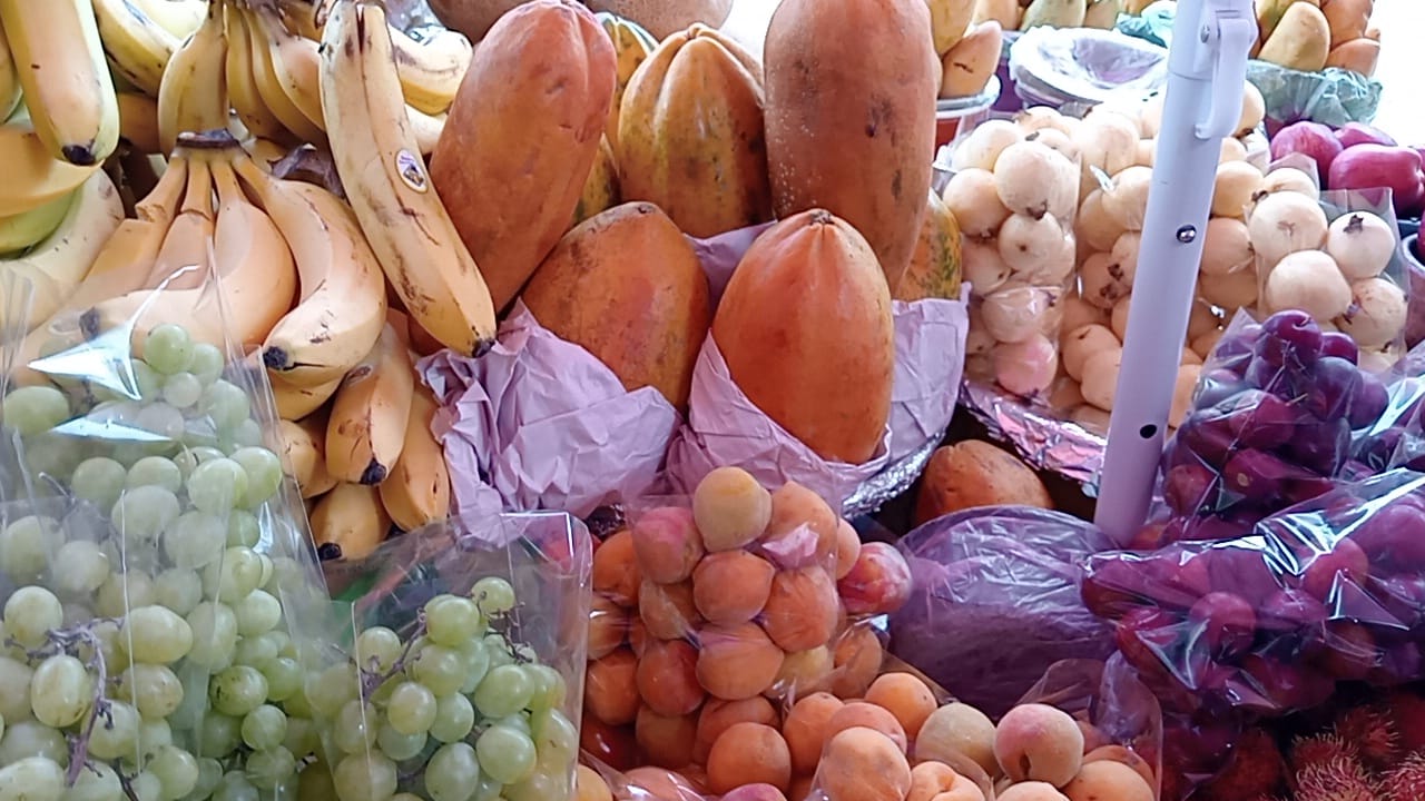 Precio de frutas siguen castigando el bolsillo de las familias en Tehuacán 