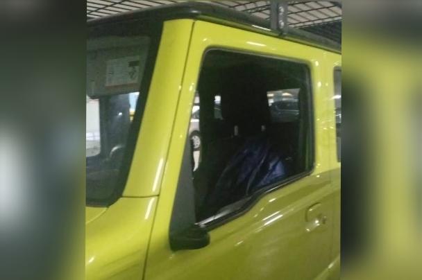 Denuncian robo de autopartes en estacionamiento de Sonata