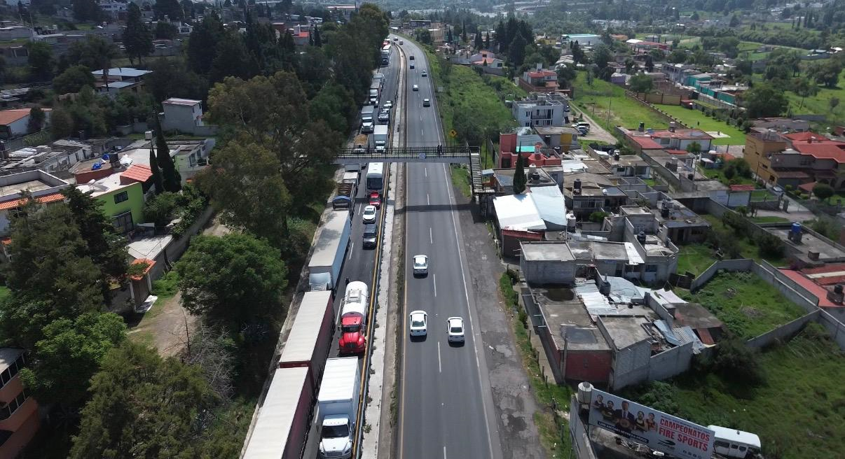 Automovilistas varados por horas tras choque múltiple en el libramiento Apizaco-Tlaxcala