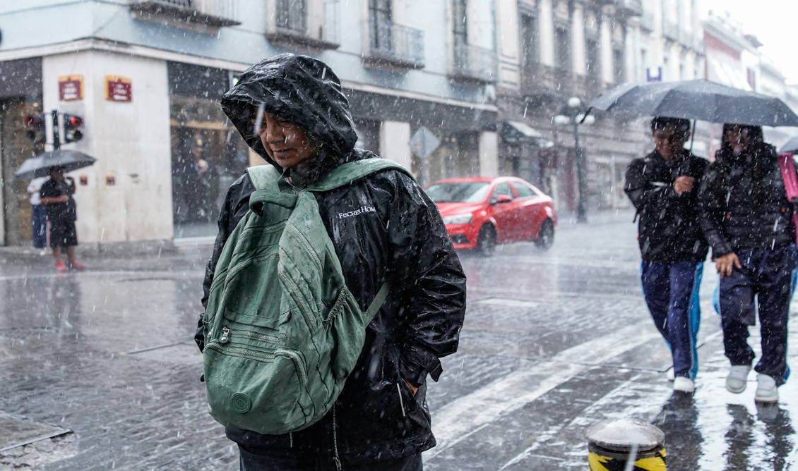 Lluvia de este miércoles tres de junio deja encharcamientos en Puebla