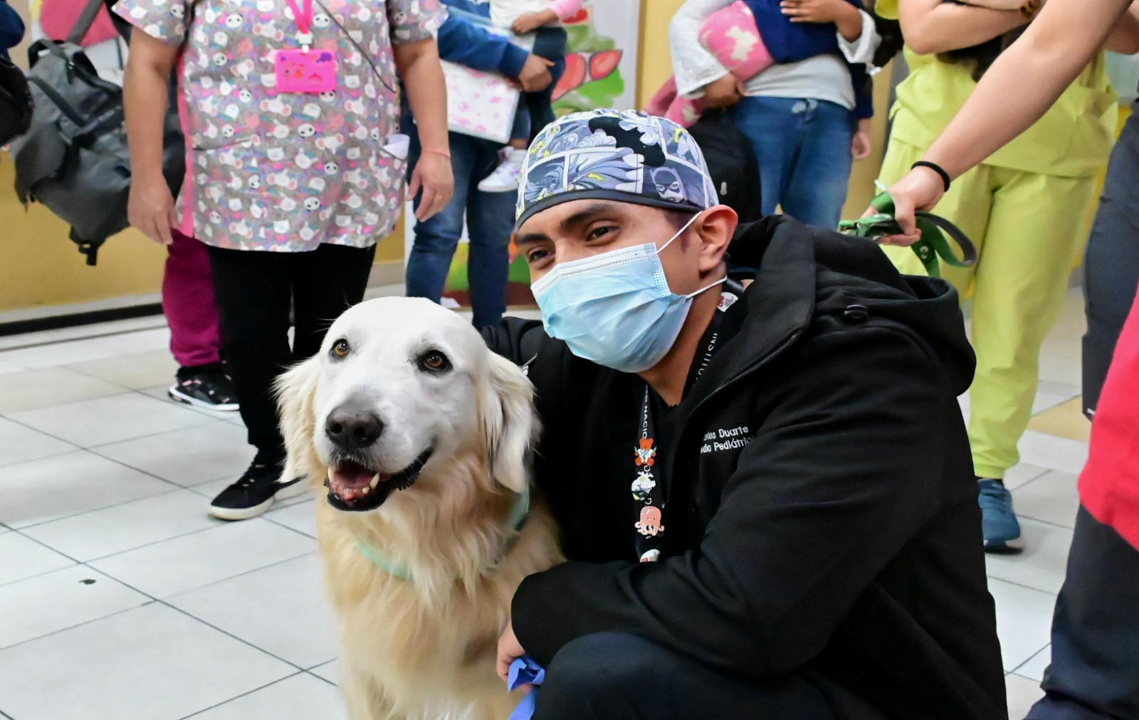 Terapias asistidas con perros fortalecen bienestar emocional de pacientes en el INP.