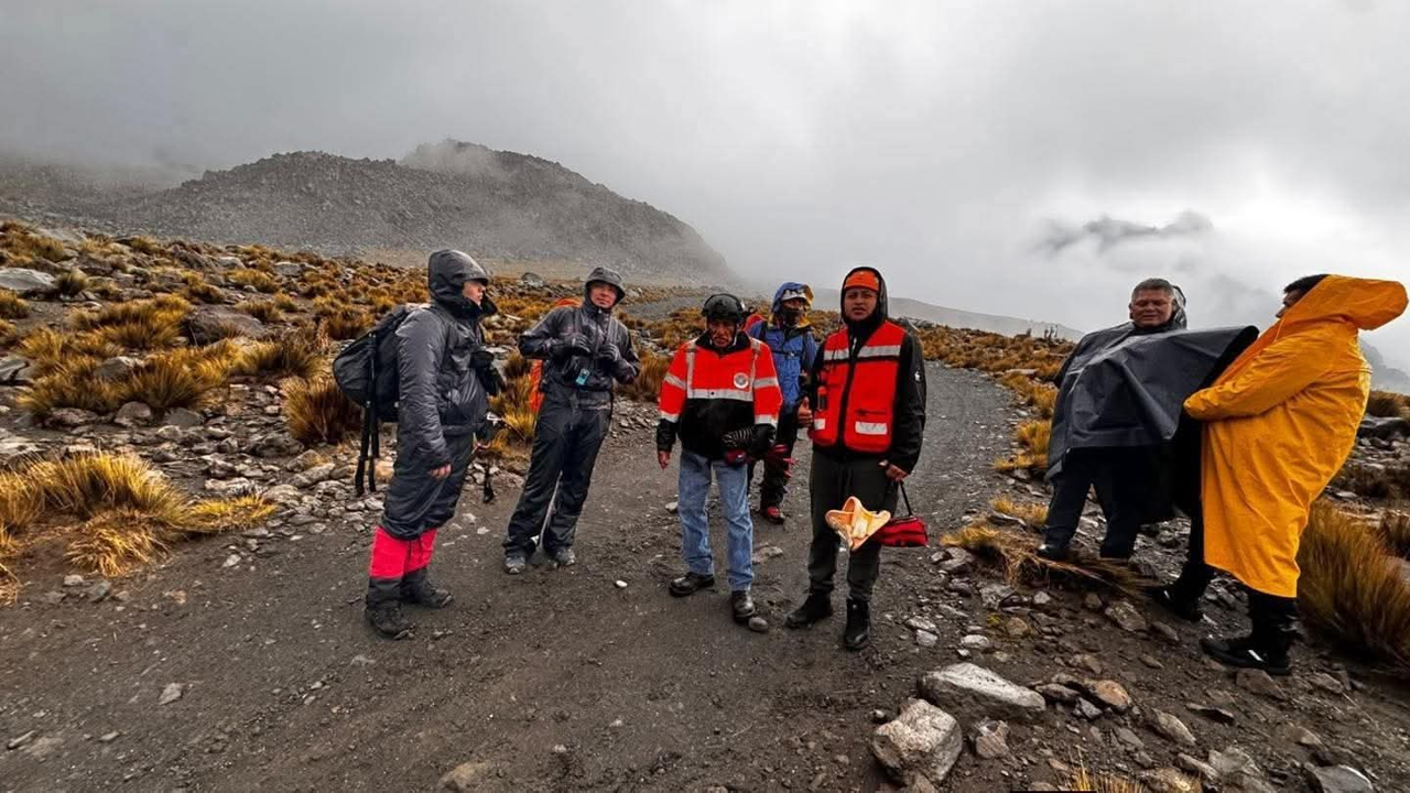 Localizan a tres montañistas perdidos en el Pico de Orizaba 