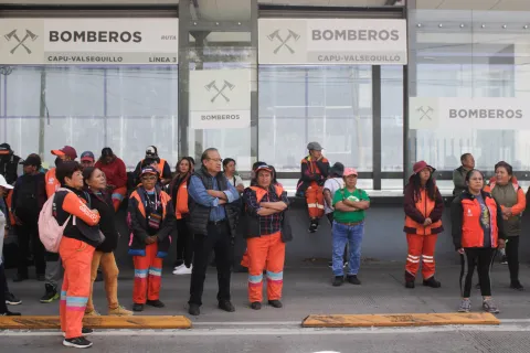 20250611ujimanifestacionnaranjitas-7