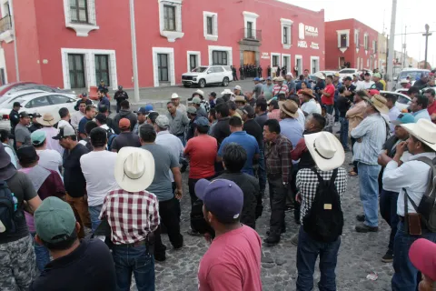 20250611ujmanifestantesdeatlixcoencasaaguayo-10-1