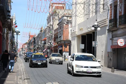 Vía libre en Juan de Palafox, no hay Vía Recreativa en Puebla.