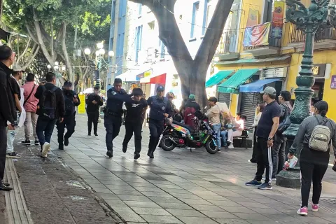 Detenidos dos presuntos asaltantes en el Centro Histórico de Puebla.