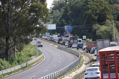 Tráfico en la autopista Tlaxcala-Apizaco.
