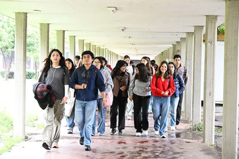 3.3 millones de estudiantes adolescentes fueron víctimas de acoso escolar en 2022.