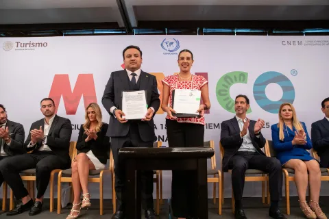 Firma del convenio de uso de la marca México con el Consejo de Jóvenes Pro México A.C. (Conajo MX).