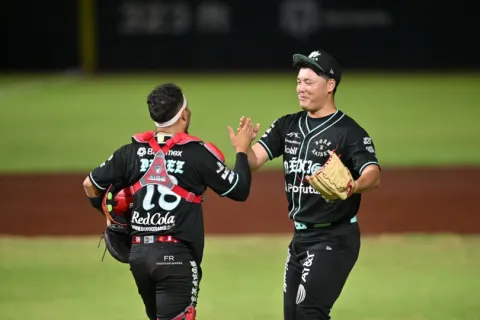 Los Diablos Rojos regresan a casa con ventaja de 3-2 sobre Campeche.