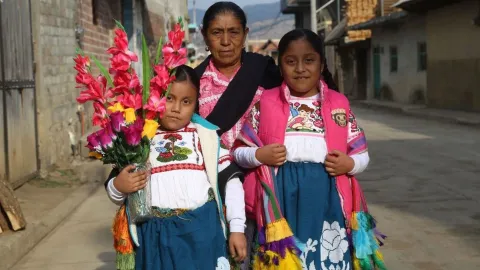 Mexicanas celebran Día Internacional de la Mujer Indígena 
